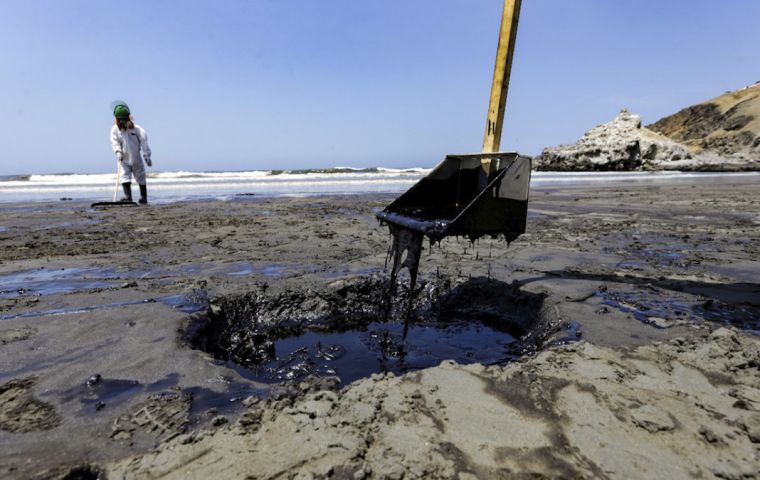 “Muchos científicos locales están pidiendo laburo en las empresas petroleras”