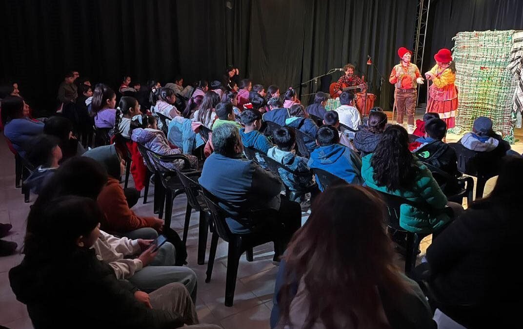 “Emociona seguir una utopía teatral en este contexto de mierda”